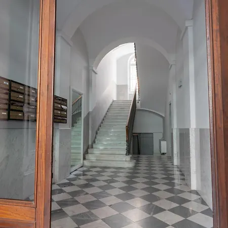 Apartament Pico 49 *